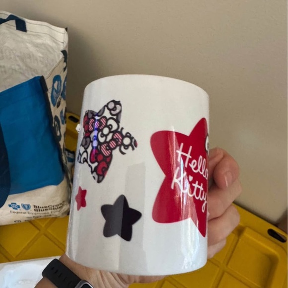 Hello Kitty White and Red Mugs Set of 2 (new in box) - Picture 3 of 5